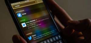 Twitter agrega una selecci&oacute;n de "mejores" tuits a su flujo de mensajes