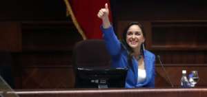 Gabriela Rivadeneira  estuvo a la cabeza del Parlamento por dos per&iacute;odos comprendidos entre el 2013 y el 2017.