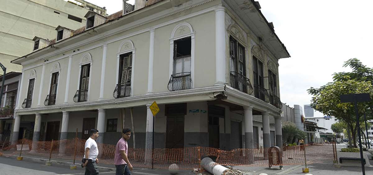 Los da&ntilde;os en la &uacute;nica casa cacaotera existente en la &eacute;poca actual, en las calles Imbabura y Panam&aacute;, generaron un conflicto entre varios colectivos.
