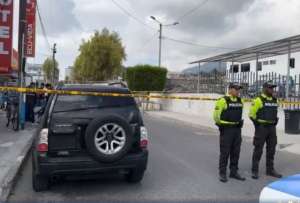 Un ataque armado se registró en los exteriores de un hospital en Quito. 