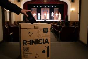 No se recibirán pilas, baterías, luminarias, cartuchos ni tóners.