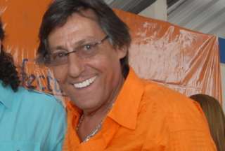 El popular presentador Carlos Alberto Vicente falleció a los 77 años en Guayaquil. 