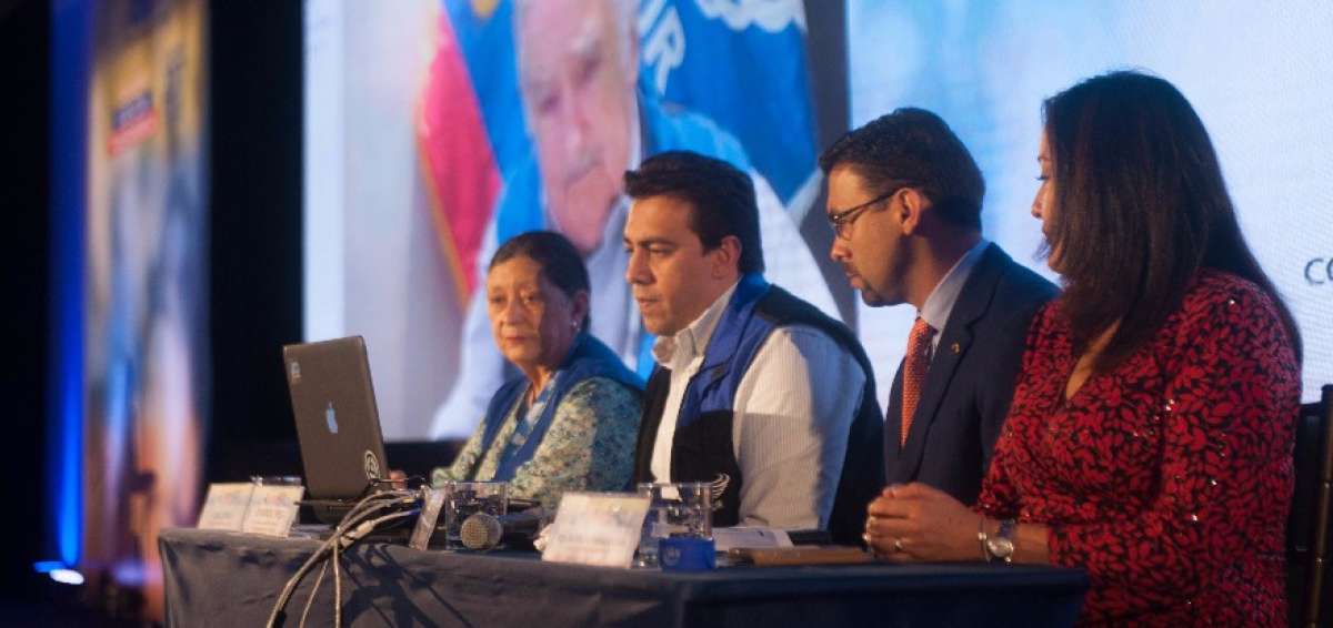 Juan Pablo Pozo, presidente del CNE, y Alexander Vega, coordinador de la misi&oacute;n de Unasur, resaltaron la jornada electoral.
