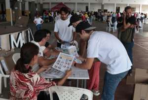 Jurados electorales cuentan votos este 31 de mayo en C&uacute;cuta (Colombia). EFE/Mario Caicedo
