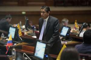 El asambleista Mauro Andino pidi&oacute; ampliar el plazo para presentar informe para segundo debate de reformas al COIP en Asamblea. Foto: Daniel Molineros/ EL TEL&Eacute;GRAFO.