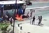 Guayaquil: Policía Nacional capturó a sujetos que lanzaron bombas molotov a un bus