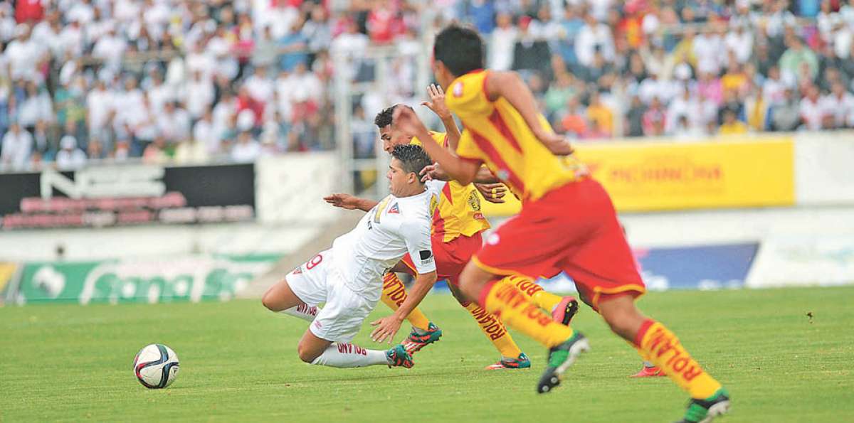 El tercer &lsquo;Supercl&aacute;sico&rsquo; capitalino termin&oacute; a favor de los &lsquo;orientales&rsquo;, en el estadio &lsquo;Chillogallo&rsquo; al sur de Quito. Foto: Archivo / El Tel&eacute;grafo