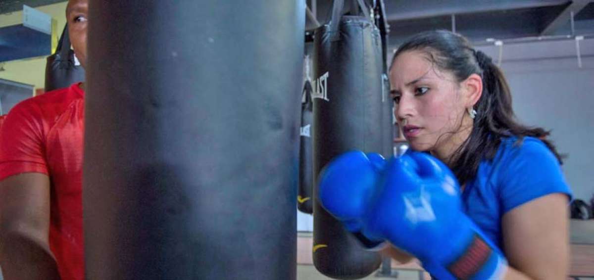 La boxeadora quite&ntilde;a Jhosep Vizca&iacute;no, de 19 a&ntilde;os, se entrena  4 horas diarias. 2 de ellas en el gimnasio The Ring, donde practica y pule su t&eacute;cnica.