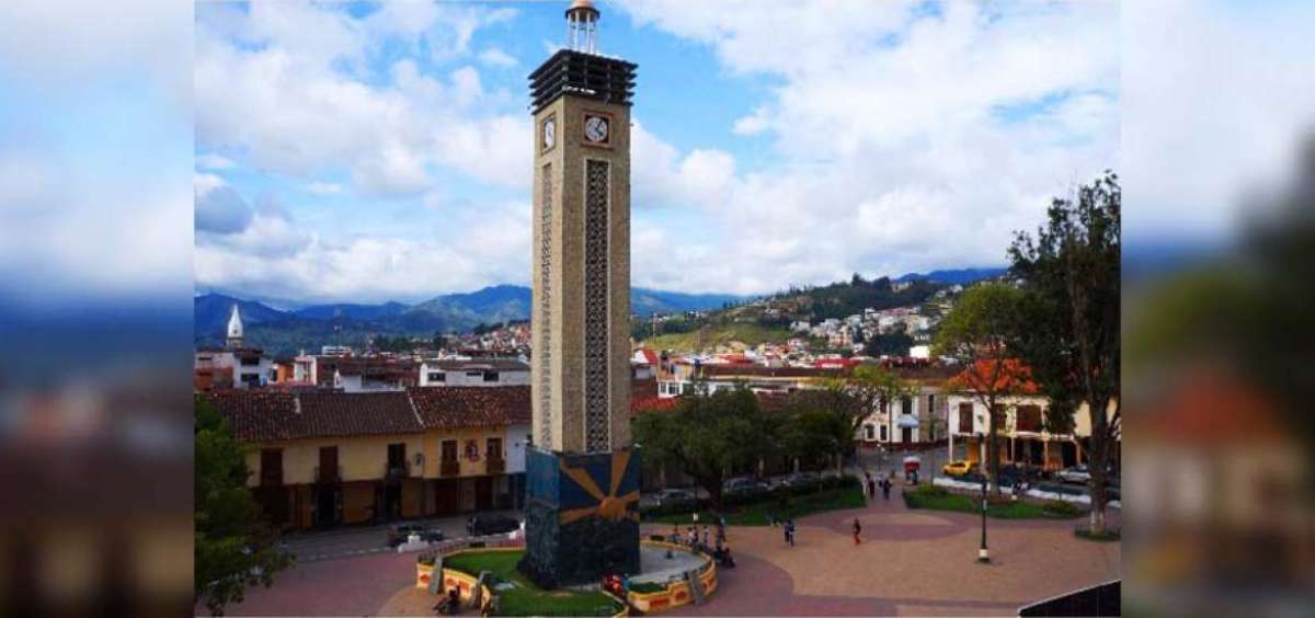 El 18 de noviembre de 1820, despu&eacute;s de haber recibido la carta de Jos&eacute; Mar&iacute;a V&aacute;squez de Noboa, P&iacute;o de Valdiviezo convoca a una asamblea en la plaza de San Sebasti&aacute;n para adherirse o no al movimiento.