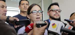 La ministra de Salud visit&oacute; a heridos del accidente en la v&iacute;a Al&oacute;ag-Santo Domingo