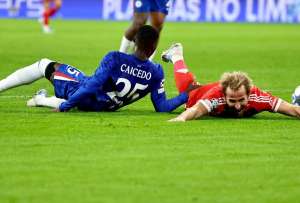 Suertes dispares para Pacho y Caicedo en su debut en la Champions League