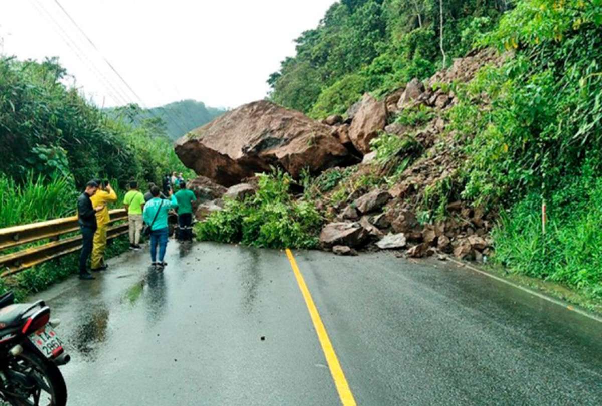 Tras más de una semana de cierre, se confirma la fecha para habilitar el paso en la vía Alóag – Santo Domingo.