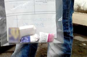 Hallan droga abandonada en colegio de Tulc&aacute;n