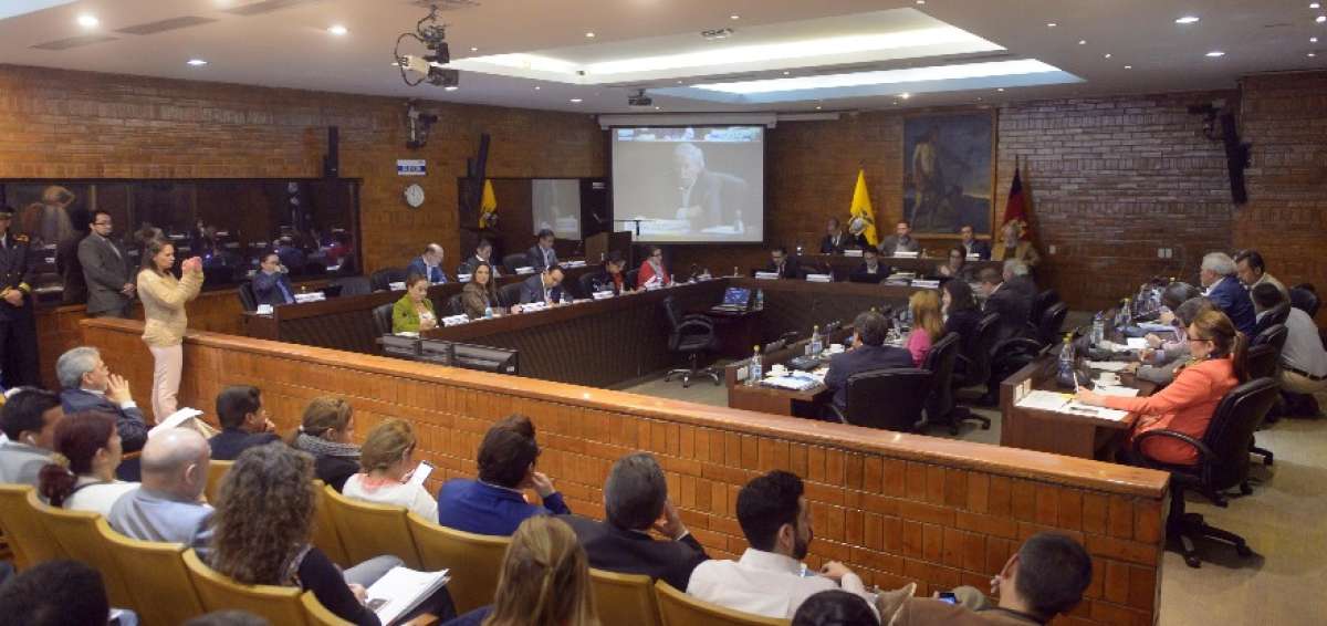 La moci&oacute;n de reconformar la Comisi&oacute;n de Mesa no obtuvo respuesta en dos ocasiones la semana pasada.