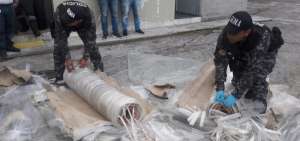 Agentes durante la localizaci&oacute;n del alcaloide.