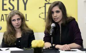 Polic&iacute;a rusa libera a las dos Pussy Riot detenidas en Sochi