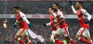 Doblete de Alexis S&aacute;nchez da la victoria al Arsenal sobre el Hull City