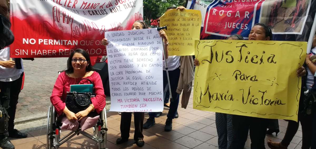Antes de la audiencia, familiares y allegados a la v&iacute;ctima se manifestaron en contra de una posible resoluci&oacute;n que permitiera al acusado salir libre.
