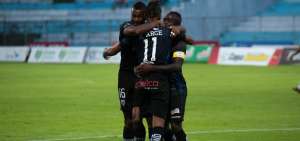 Billy Arce le da al Independiente el liderato del torneo