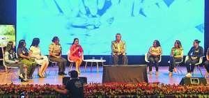 En el Teatro Centro C&iacute;vico Eloy Alfaro de Guayaquil se efectu&oacute; el taller &ldquo;Un pa&iacute;s sostenido por mujeres&rdquo;. El acto inicia las actividades sobre el colectivo. 