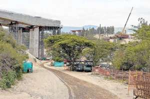 La Ruta Viva que abarca 12,9 kil&oacute;metros tiene un avance del 60% y en mayo se entregar&aacute; el primer puente. Foto: Andres Darquea.