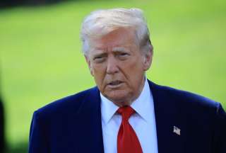 Donald Trump impuso nuevos aranceles a casi un centenar de países