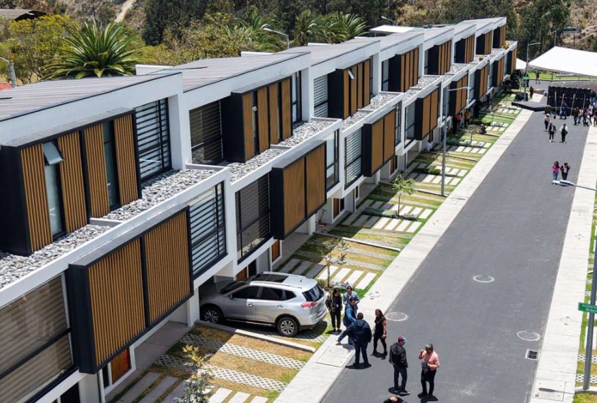 Roberto Luque, ministro de Infraestructura, dio detalles sobre el proyecto de ley para la construcci&oacute;n de viviendas en Ecuador. 