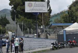 La familia de H&eacute;ctor Enr&iacute;quez retir&oacute; su cuerpo el 26 de febrero, en Quito. 