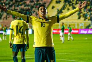 Kendry P&aacute;ez arrib&oacute; al aeropuerto de Ezeiza, donde fue recibido por hinchas y medios de comunicaci&oacute;n argentinos.