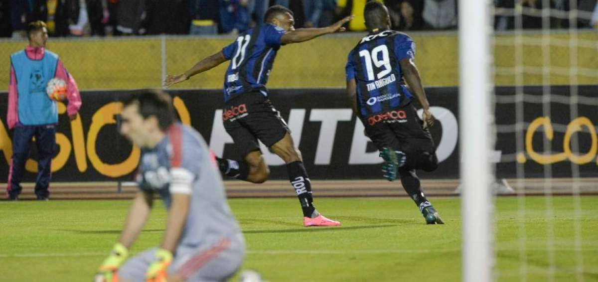 IDV se acerca a los cuartos de final