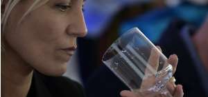 Alrededor de 45 reconocidas marcas de 23 pa&iacute;ses participaron en la International Fine Water Tasting Competition.