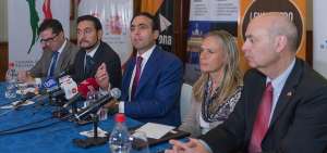 El ministro Campana inaugur&oacute; el evento con la embajadora de la UE en Ecuador, Marianne Van Steen.