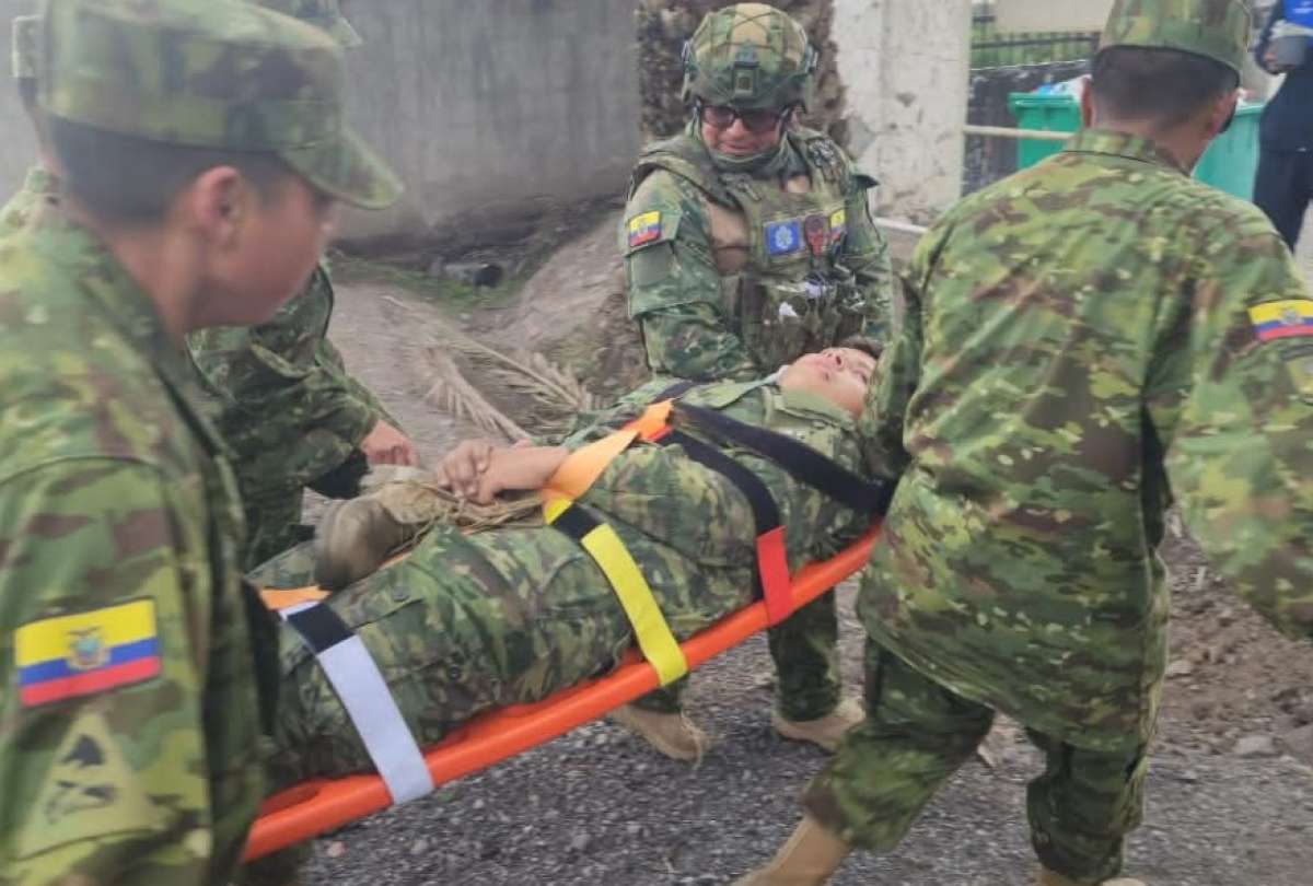 Militares heridos en Otavalo fueron evacuados por vía aérea hacia centros de salud de Imbabura.