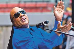 Stevie Wonder es famoso por temas como &lsquo;Superstition&rsquo; y You are the sunshine of my life&rsquo;.