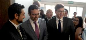 Daniel Legarda (izq.), el ministro Pablo Campana y el embajador Tod Chapman participaron en I Foro de Comercio e Inversiones Ecuador - EE.UU.
