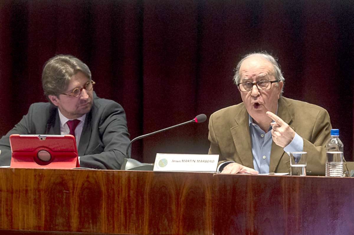 Barbero (d), uno de los pensadores m&aacute;s importantes en Am&eacute;rica Latina, fund&oacute; el consultorio de &eacute;tica del FNPI. Foto: Miguel Jim&eacute;nez/ El Tel&eacute;grafo