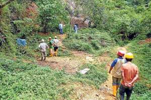 El objetivo del Ministerio de Recursos Naturales es regularizar a todos los mineros del Azuay y de El Oro. Foto: Fabricio Cruz/el telegrafo