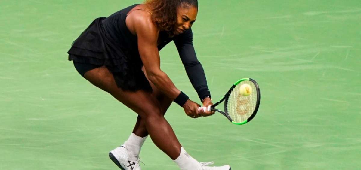 Serena Williams barre a su hermana Venus en tercera ronda del US Open