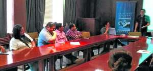 La flota industrial acuerda veda permanente del camar&oacute;n pomada