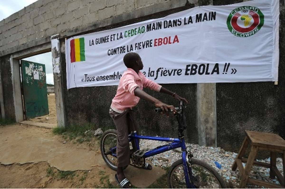 OMS aborda aspectos &eacute;ticos del tratamiento del &eacute;bola, suspenden vuelos con pa&iacute;ses afectados