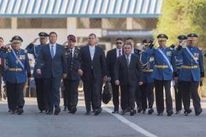 El presidente Rafael Correa condecor&oacute; a las autoridades salientes de la entidad policial. Foto: Miguel Jim&eacute;nez / EL TEL&Eacute;GRAFO