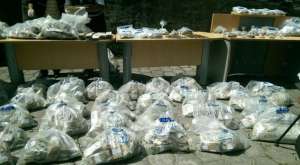 Esta ma&ntilde;ana se mostr&oacute; el dinero falso en bolsas, en el sector de Carapungo (norte de Quito). Foto: Twitter Ministerio del Interior
