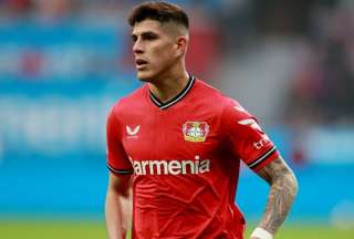Piero Hincapié permanecerá esta temporada con el Bayer Leverkusen. 