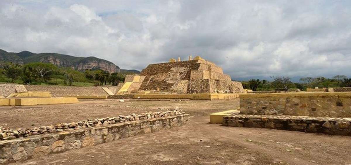 Vista general del sitio del hallazgo de un templo del dios Xipe T&oacute;tec en una zona arqueol&oacute;gica pr&oacute;xima a la ciudad mexicana de Tehuac&aacute;n.