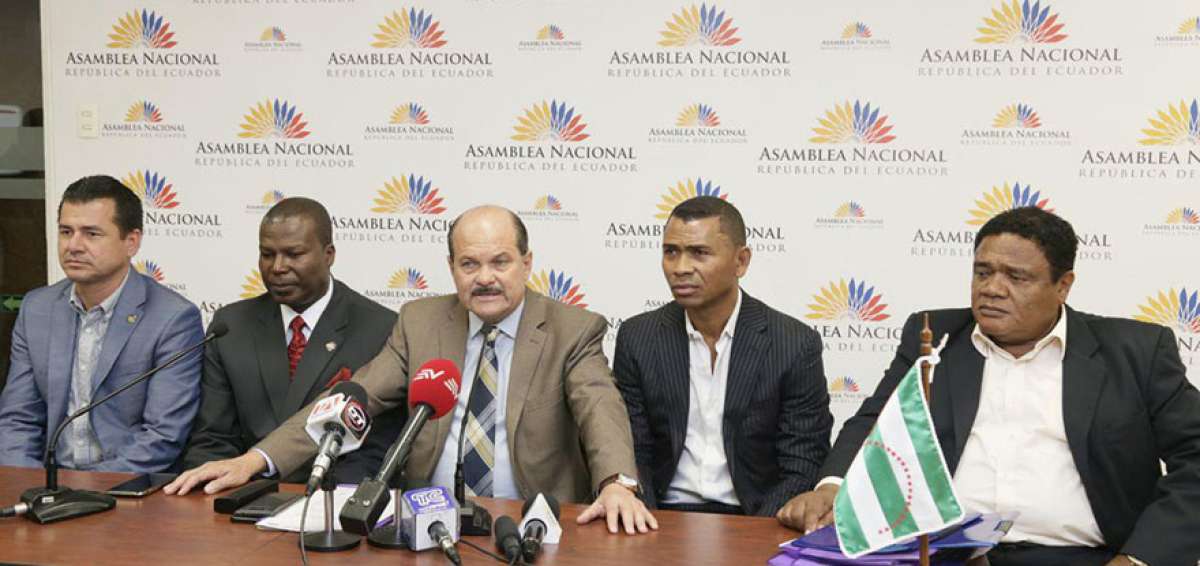 Los asamble&iacute;stas (de izquierda a derecha): Carlos Vera, Jorge Corozo y Carlos Bergmann, junto a Iv&aacute;n Hurtado y Jorge Guzm&aacute;n de la AFE.