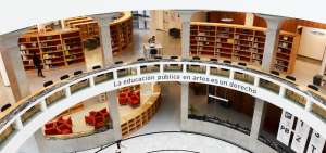 En el primer piso de la Biblioteca de las Artes se destaca el Archivo Hist&oacute;rico de diario EL TEL&Eacute;GRAFO con 1.500 tomos. En  el tercero est&aacute; la colecci&oacute;n con 1,4 millones de fotograf&iacute;as.