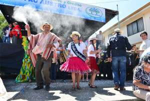 Se prende el carnaval en Azuay