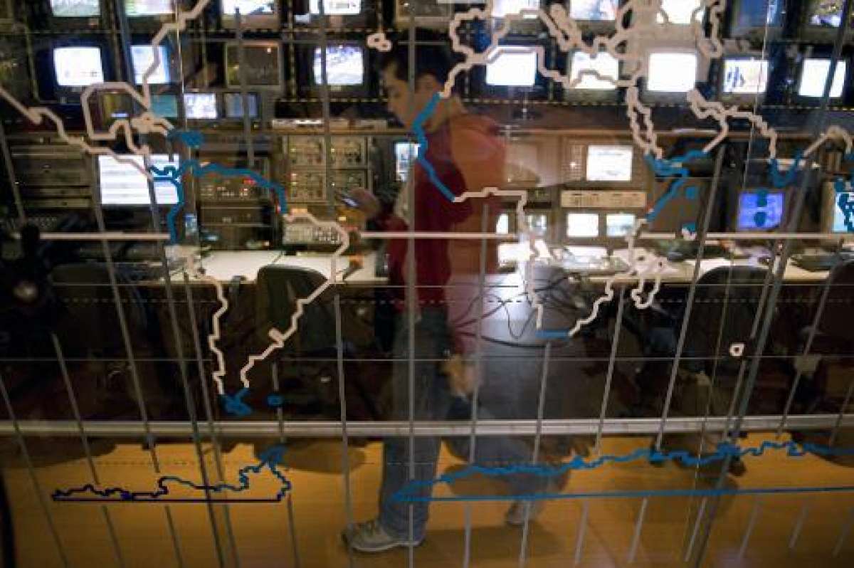 Una cabina de control del canal de televisi&oacute;n venezolano Globovisi&oacute;n en Caracas. Foto: Archivo / AFP