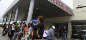 En la sala de emergencia del hospital Francisco de Ycaza Bustamante fueron atendidos 20 infantes que llegaron con quemaduras por fuegos artificiales.  