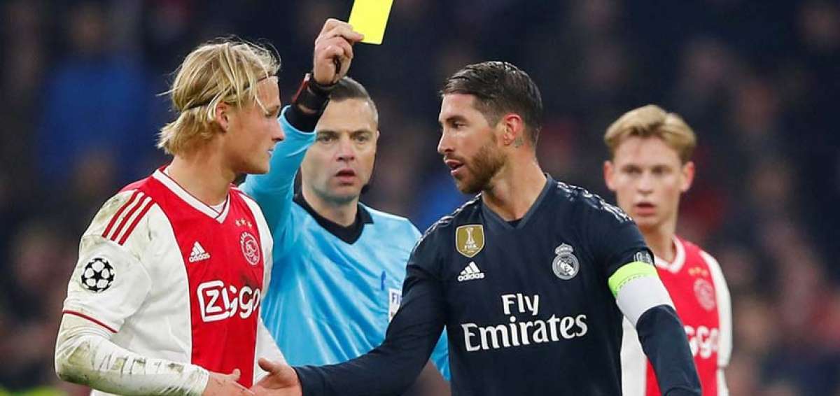 La UEFA sanciona con dos partidos a Ramos por forzar amarilla ante el Ajax